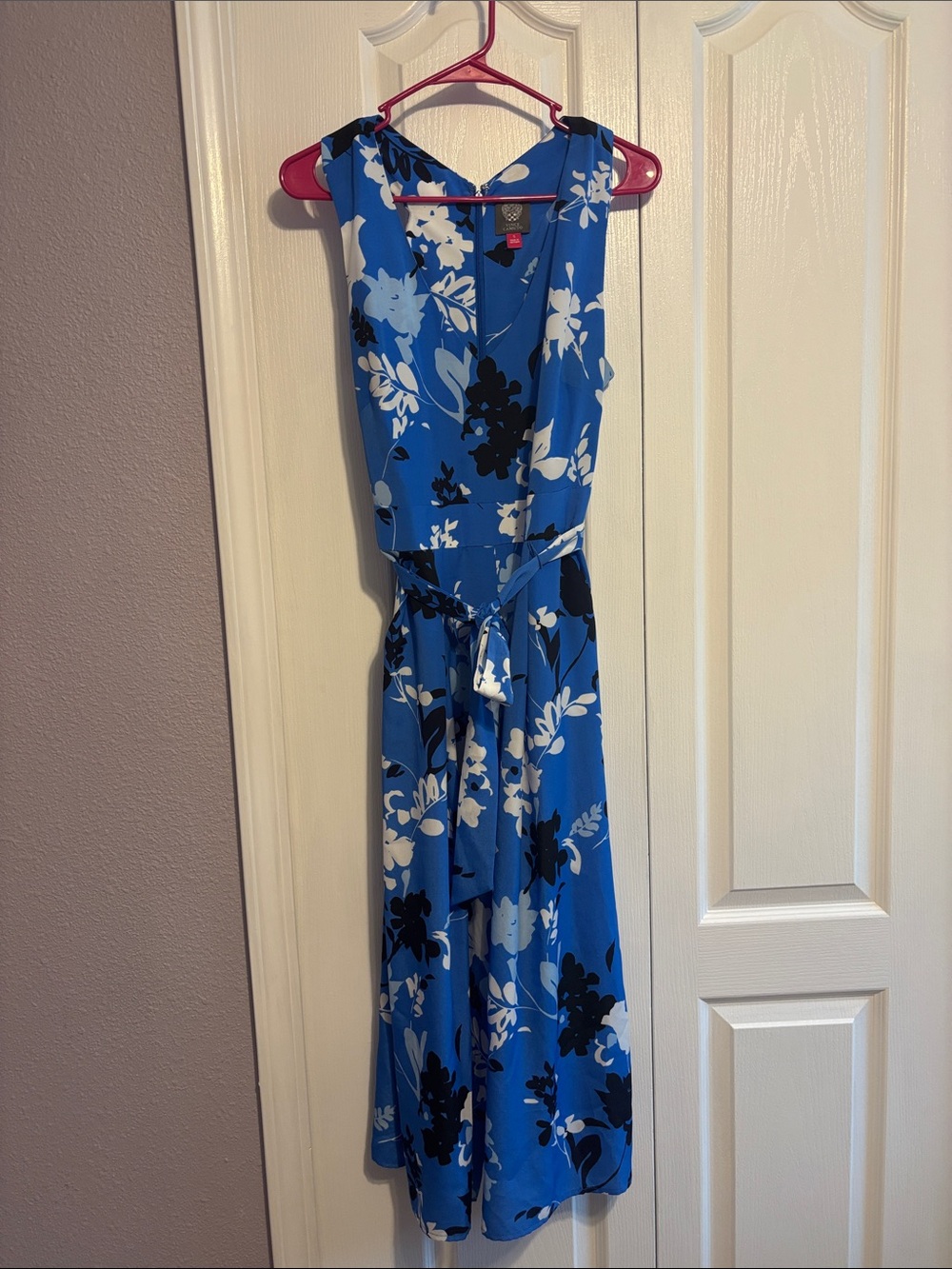 VINCE CAMUTO Blue Floral V Neck Jumpsuit small